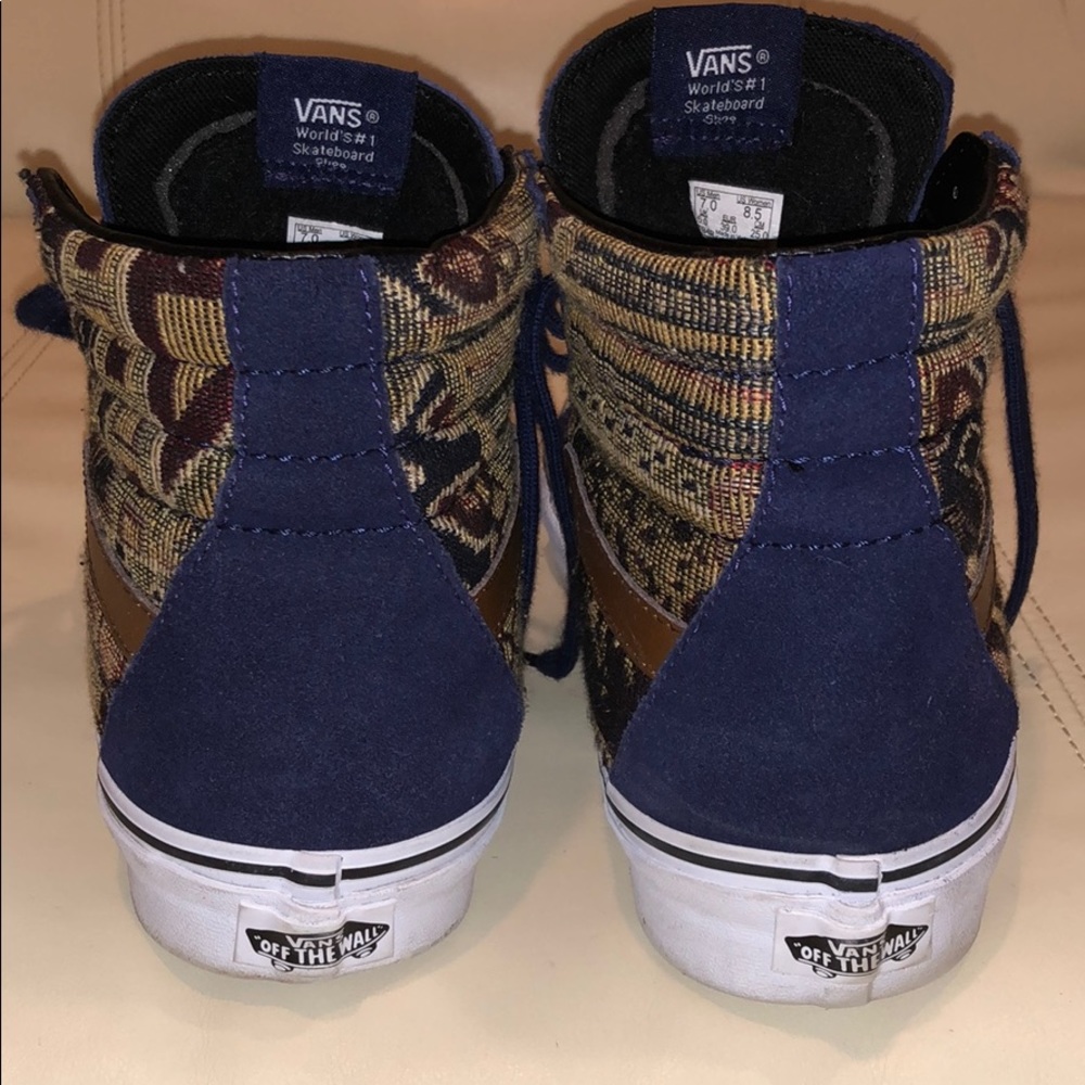 Vans - Picture 3 of 4